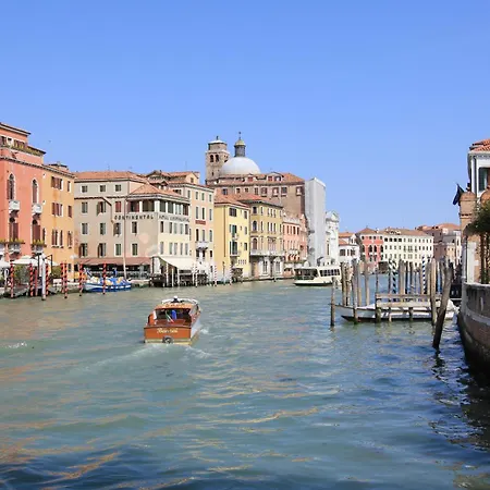 Rialto Market Apartment Venice