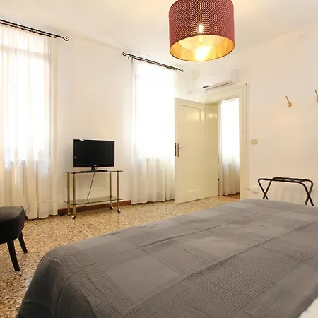 Rialto Market Apartment *